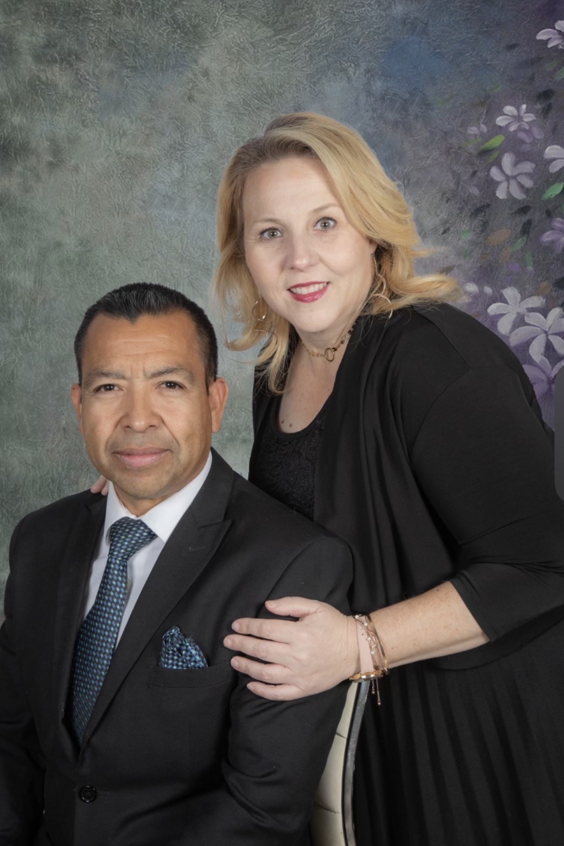 Pastor Julio Calvillo y su esposa Kerri